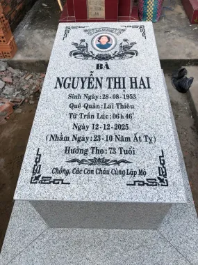 BIA ĐÁ HOA CƯƠNG