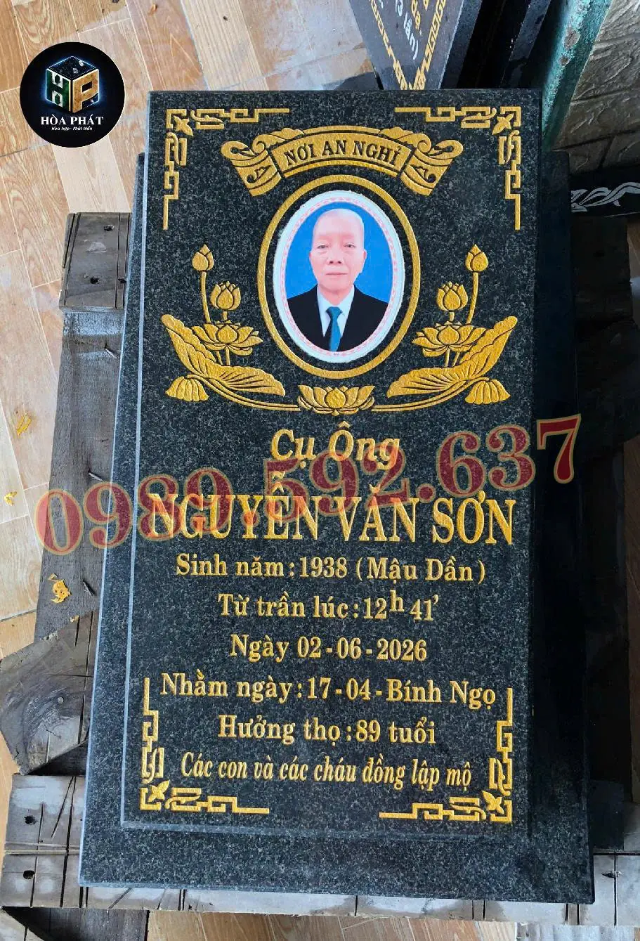 Mộ+bia đá nguyên khối loại nhỏ (mini)